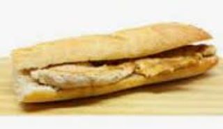 11. Bocadillo Caliente De Pollo Con Queso