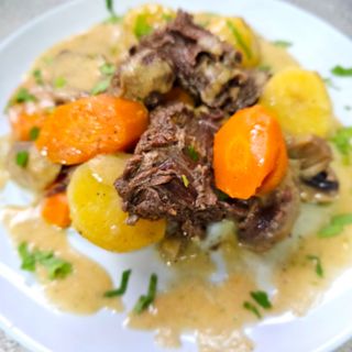 Свинско задушено със зеленчуци (300г)