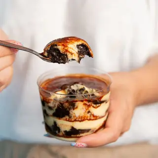 Italian boy Tiramisú de Oreo.