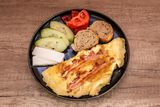 Omlet sa feta sirom i pančetom
