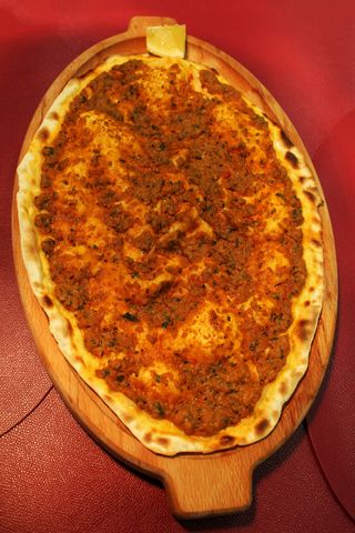 Լահմաջուն մսով