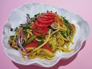 Паста з овочами та грибами