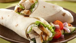 Wrap De Pollo Con Lechuga Y Tomate