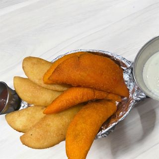 MERENDITA 2 Empanadas + 1 Refresco