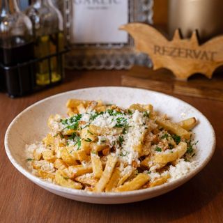 CARTOFI PAI cu PARMEZAN și USTUROI