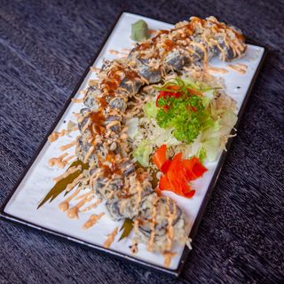 Spicy Crunchy Salmon Maki