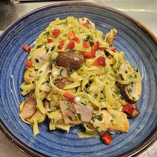 Пиле и кралски печурки ( 300 гр. )