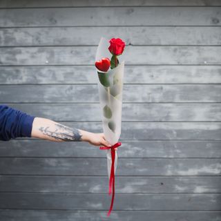 Pojedyncza róża z sercem 