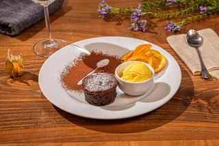 SUFLE DE CIOCOLATA CU INGHETATA BAILEY"S