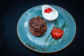 Mușchi de vită cu sos de piper verde