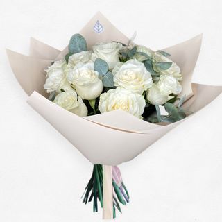 Buchet cu trandafiri albi premium