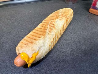 Хот дог с кренвирш