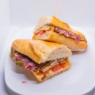 Bocadillo De Serranito