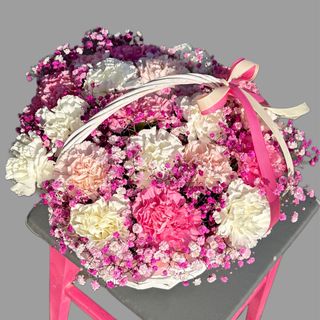 Koszyk z goździkami 