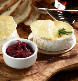 Camembert Con Mermelada De Frutos Rojos