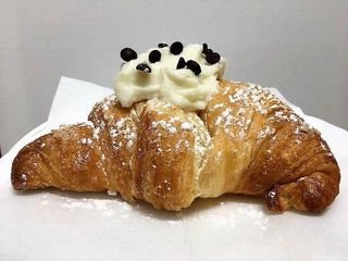 Cornetto con crema di ricotta