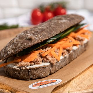 Чабата с риба тон 280гр.+ Салата по избор +Кока Кола 330мл.