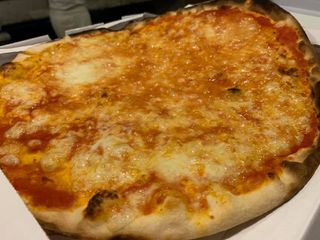 pizza rossa parmigiana