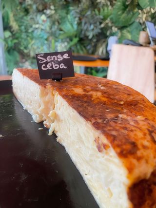 Porción de Tortilla Clásica con Patatas Sin Cebolla