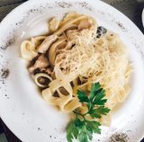 Фетучини с филе цыпленка и грибами 