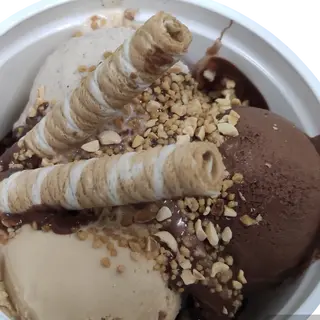3 BOLAS de Helado+2Toppings.