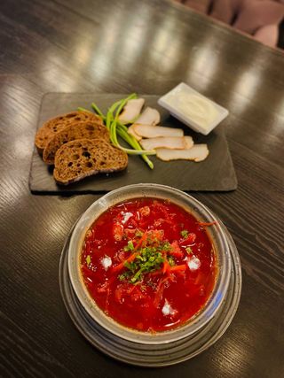 Борщ з телятиною (350г)