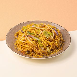 Tallarines Fritos Con Verdura Y Huevo