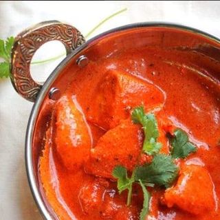 Chicken Tikka Masala + Riz À La Vapeur + Naan Nature