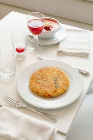 Tortilla de patatas con jamón ibérico de bellota