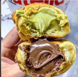 Cornetto con crema di pistacchio