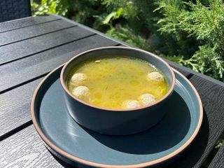 Курячий бульйон з гречкою і фрикадельками (300г)