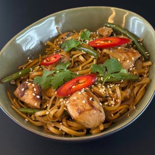 Удон з куркою гострий (330г)