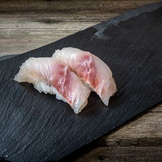 Dorada Nigiri
