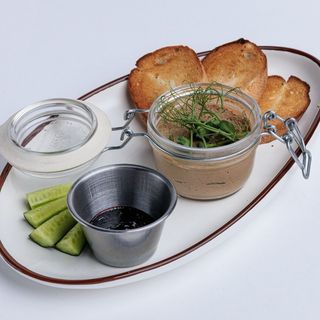 Паштет из куриной печени с домашним хлебом 