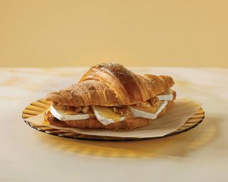 Queijo Brie, Mel e Nozes