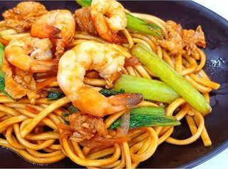 251. Ramen saltati ai gamberi