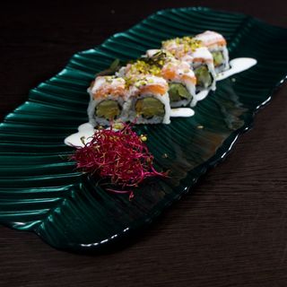 195. Uramaki burrata