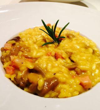 Risotto cu hribi , sofran si parmezan 