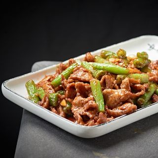 Ternera Con Bambú Y Setas Chinas