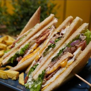 Sándwich De Brocheta Club