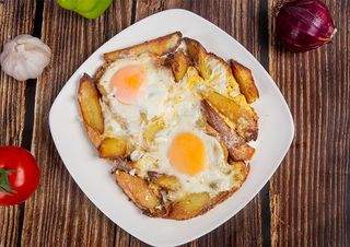 შემწვარი კარტოფილი კვერცხთან ერთად