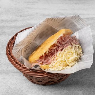 Arepas jamón y queso