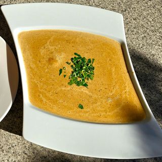 Krem borowikowy z grzanką zapiekaną z serem