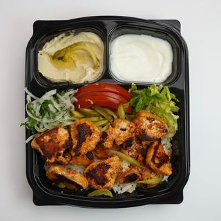Plat Chiche Taouk - 3 Brochettes + Boisson au Choix