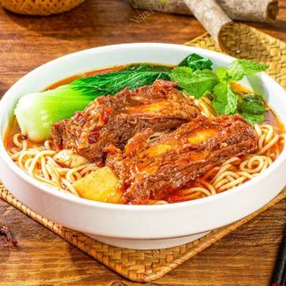 120.Cinese Ramen in brodo con costolette di maiale special排骨拉面