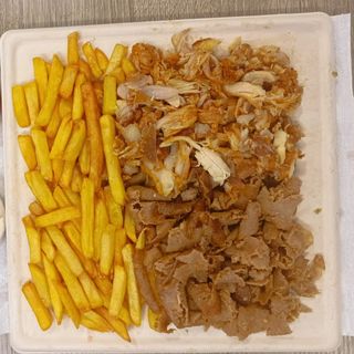 Talerz kebab z mięsem mieszanym
