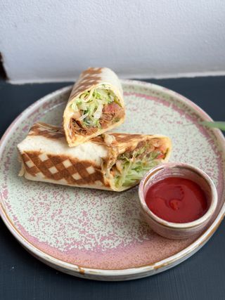 Буріто з томленою телятиною (280г)