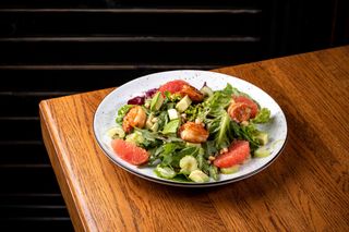 Салат з креветкою та грейпфрутом (220г)