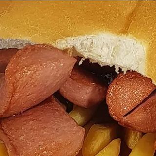 Panino wurstel e patatine