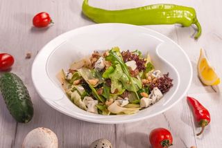 Салат "Зеленый микс" с грушей (230 гр.)